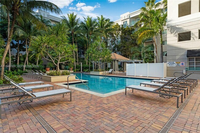 Building Photo - 6001 SW 70th St