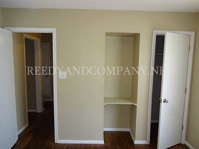 Building Photo - 1645 Kilarney Ave