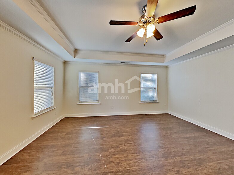 Building Photo - 413 Juniper Bluff