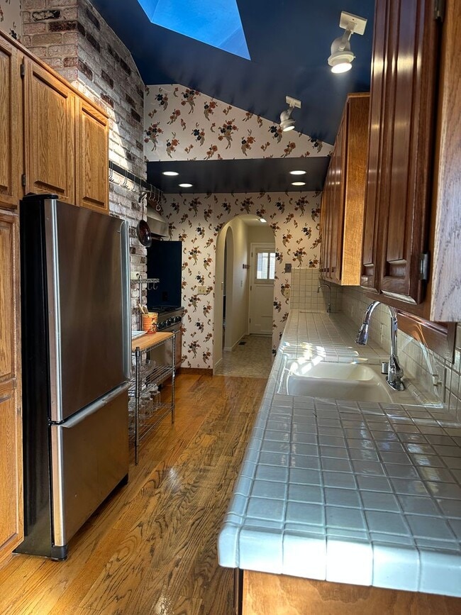 Building Photo - Charming Single-Family Two-Bedroom Home in South San Francisco