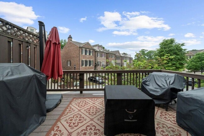 Building Photo - 410 Rose Garden Ln
