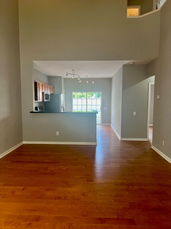 Building Photo - 6915 Beverly Springs Dr