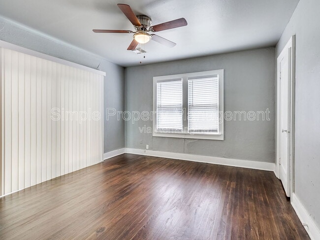 Building Photo - 4326 N Blackwelder Ave