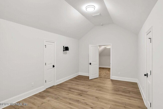 Building Photo - 168 Hickory Hill Dr