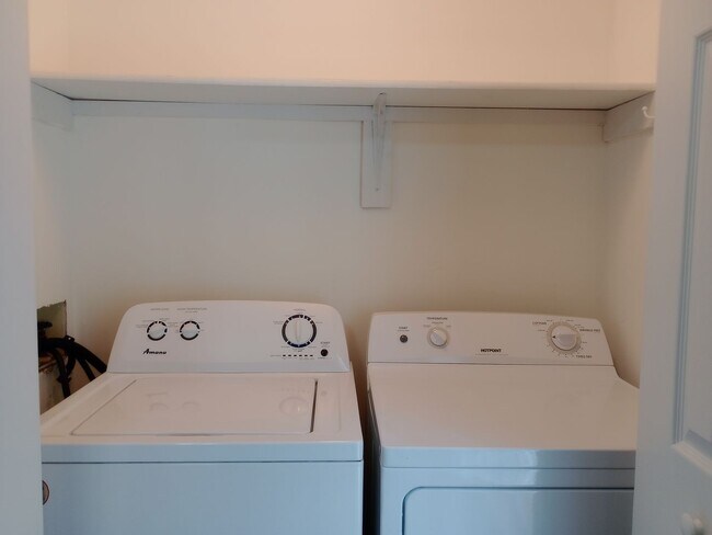 Building Photo - 4414-4416 Cheryl Ct.