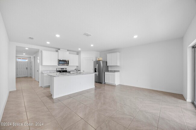 Building Photo - 1253 Dunes Ave