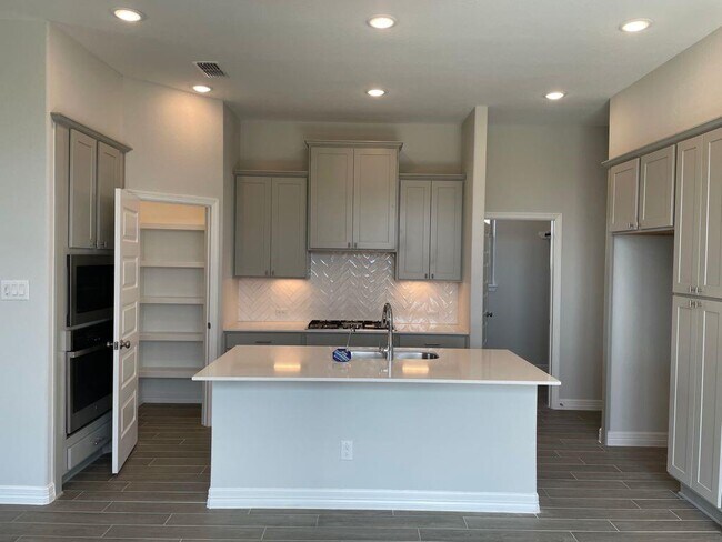 Building Photo - 24227 Cedar Colony Dr