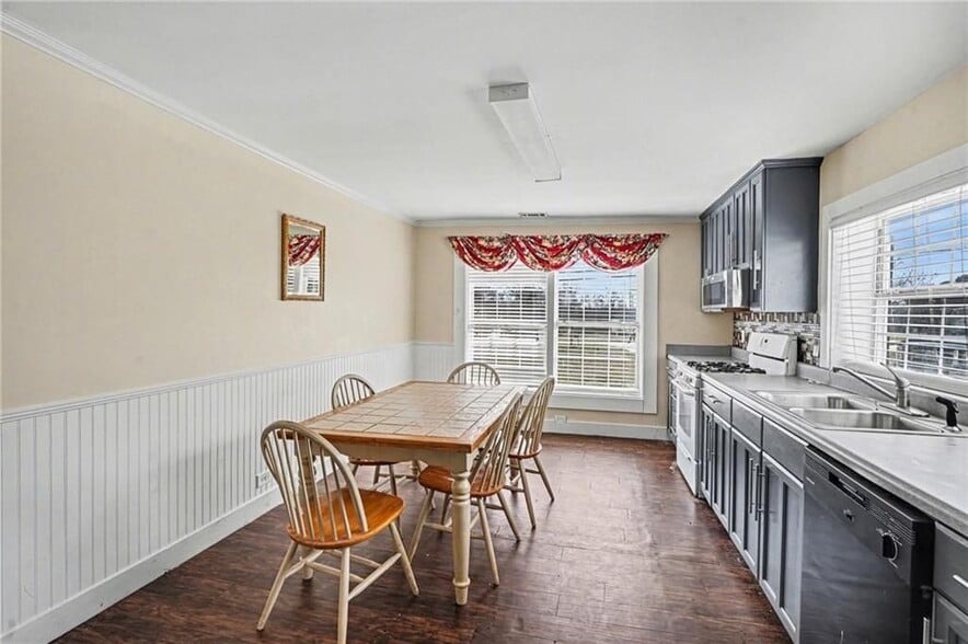 Building Photo - 707 E Mcintosh Rd