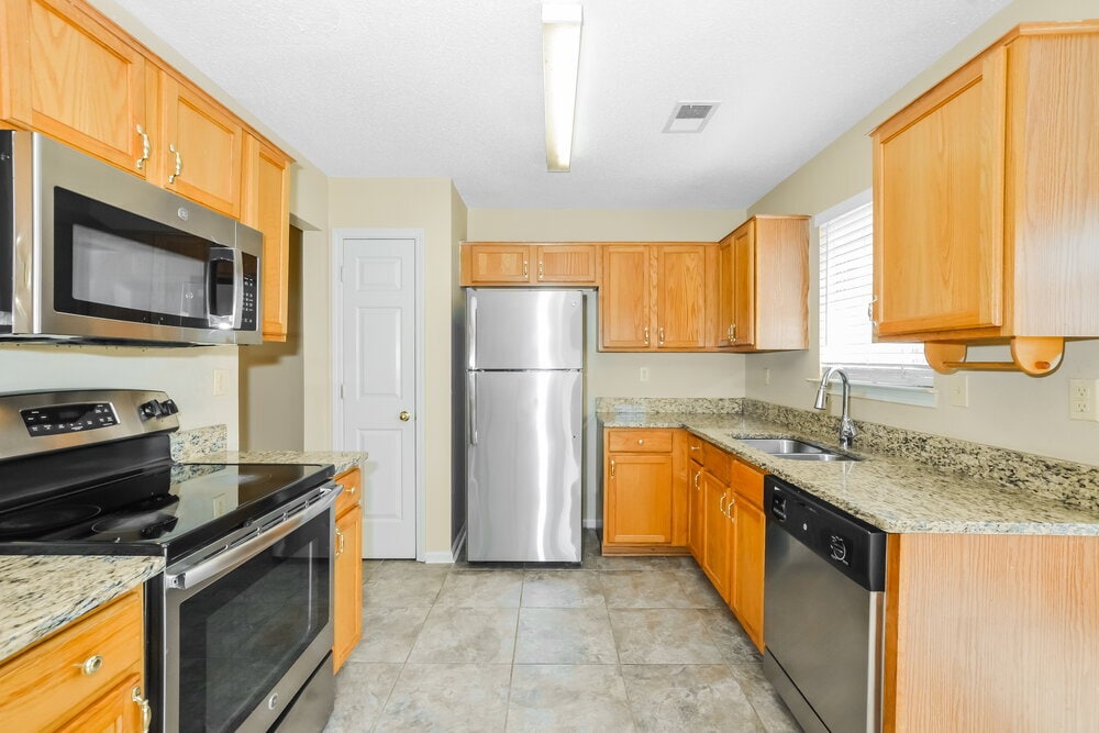 Building Photo - 6929 Country Walk Dr