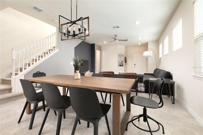 Building Photo - 7328 Oakmoss Loop