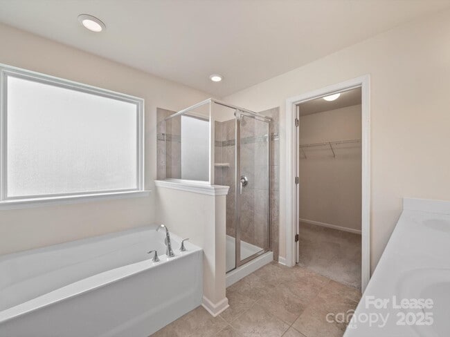 Building Photo - 1067 Winnett Dr