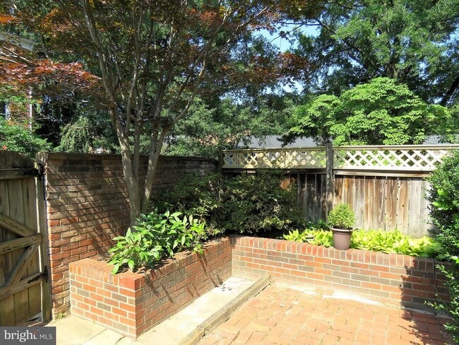 Building Photo - 9226 Bailey Ln