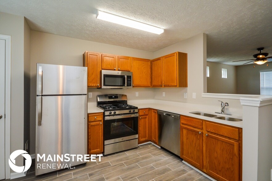 Building Photo - 140 Meadowridge Dr