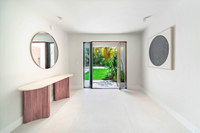 Building Photo - 7610 Bayside Ln