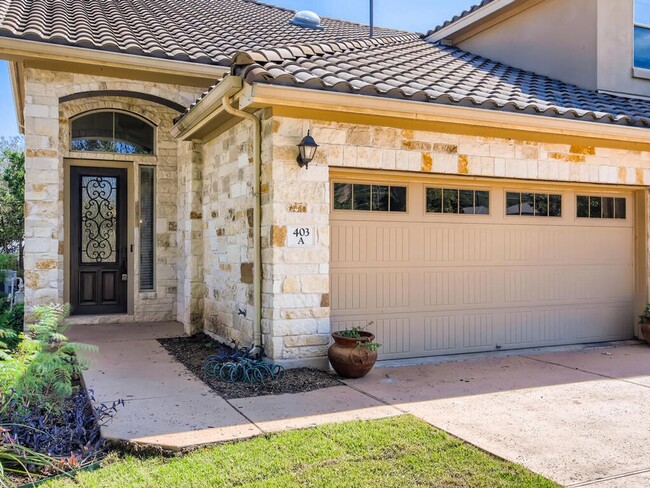 Building Photo - Beautiful Home in Lakeway!