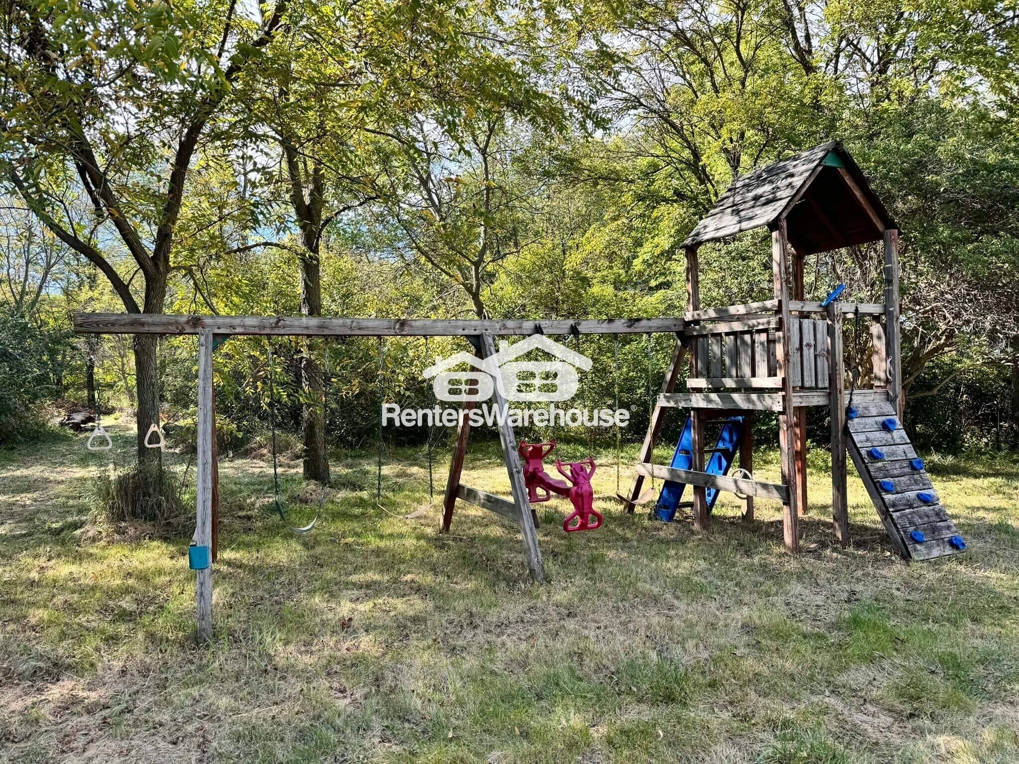 Building Photo - 23568 Maple Ridge