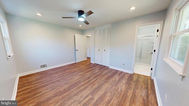 Building Photo - 6602 Greenview Ln