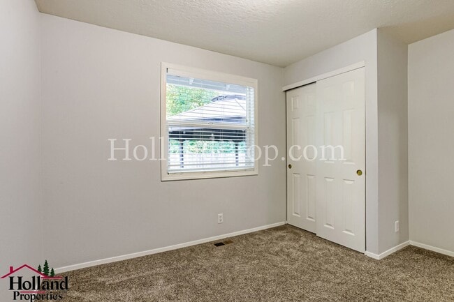 Building Photo - 6860 SW 188th Ave