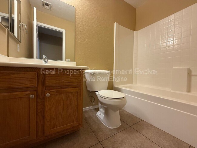 Building Photo - 1526 S 217th Dr