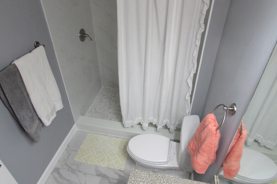 Building Photo - 3591 Kernan Blvd S