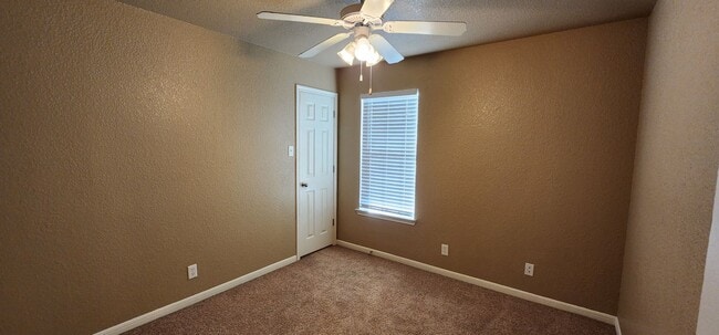 Building Photo - Coming Soon – 3 Bedroom Duplex Near Clear ...