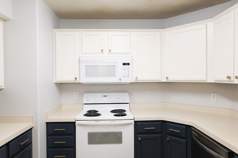 Building Photo - 8116 N Ridge Loop W
