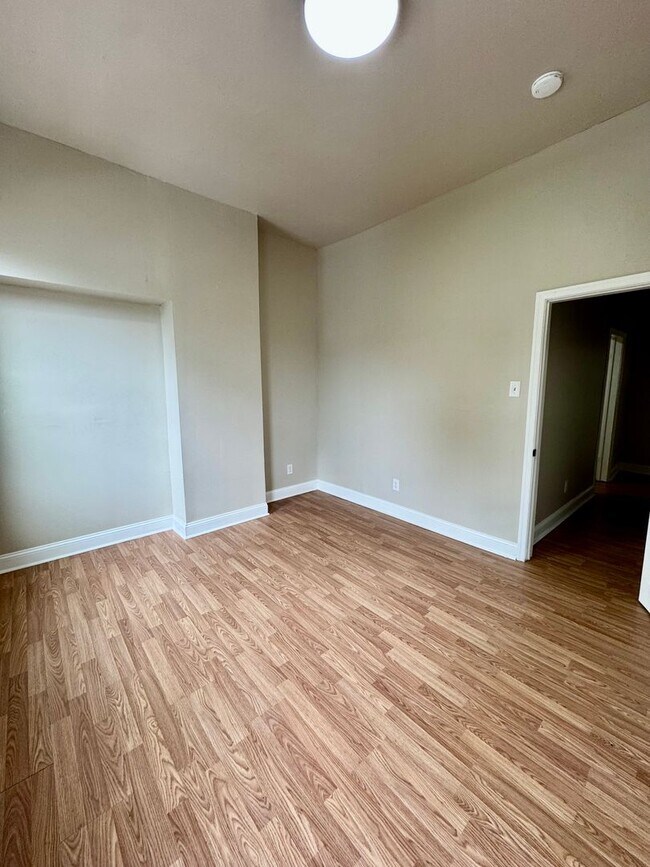 Building Photo - 1827 N Bailey St