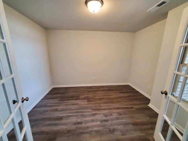 Building Photo - 120 Sublett Dr