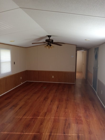 Building Photo - 100 Windsong Ln