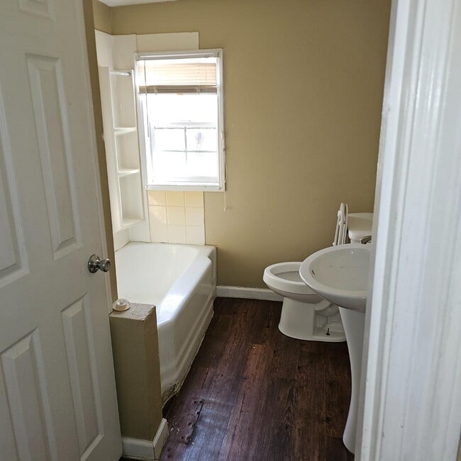 Building Photo - 401 St Louis St