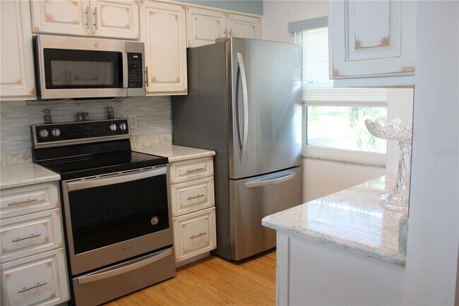 Building Photo - 1813 Mariner Dr