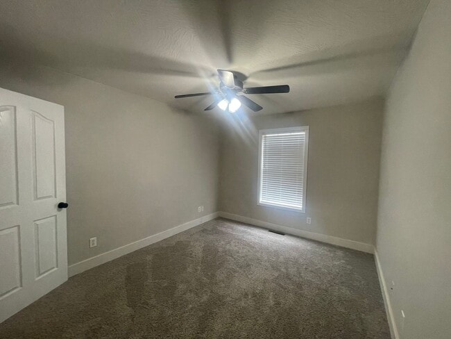 Building Photo - 3 Bedroom Home in Nixa Schools!
