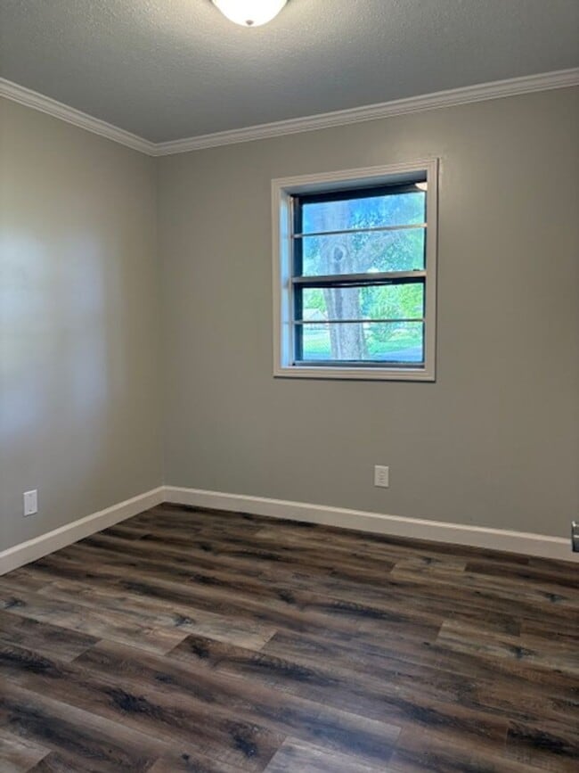 Building Photo - Renovated 3 Bedroom 1 Bath Home for Rent!