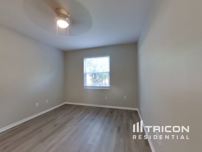Building Photo - 715 Grand Canyon Dr