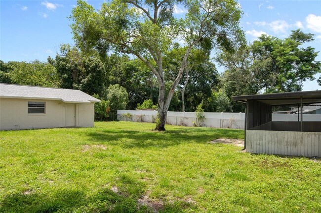 Building Photo - 111 Amigos Rd