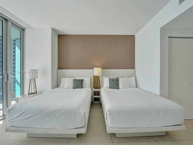 Building Photo - 4111 S Ocean Dr