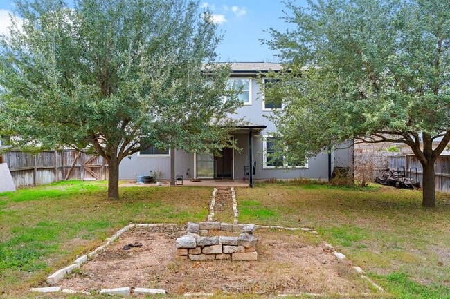 Building Photo - 321 Nicole Way