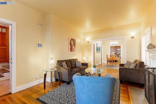 Building Photo - 541 33rd St