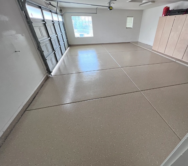 Building Photo - 3320 E Elgin St