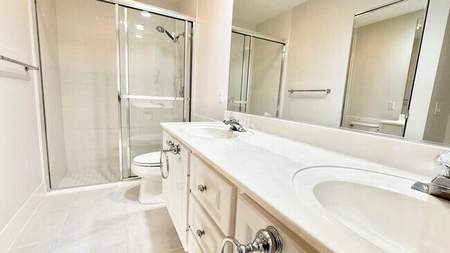 Building Photo - 7701 Pine Island Way