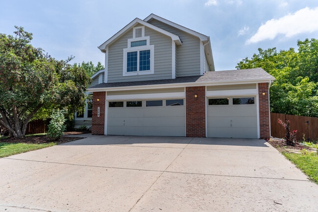Primary Photo - 4 Bedroom Home with 3 Car Garage!