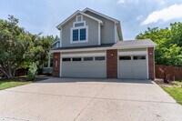 Building Photo - 4 Bedroom Home with 3 Car Garage!