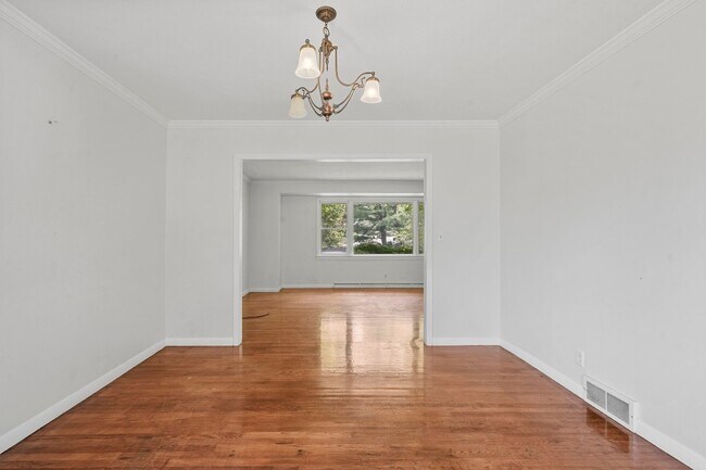 Building Photo - 300 Murray Hill Rd