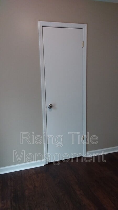 Building Photo - 436 10th Ct