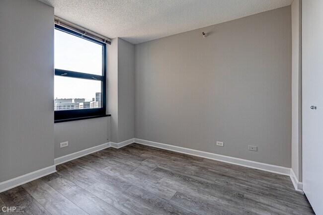 Building Photo - 3660 N Lake Shore Dr