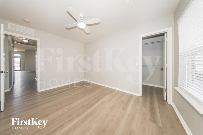 Building Photo - 3105 SW 104th Terrace