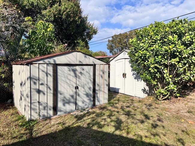 Building Photo - 3012 Glenwood Rd