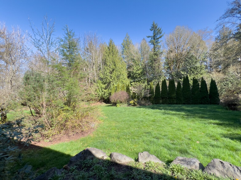 Building Photo - 13355 N Madison Ave NE