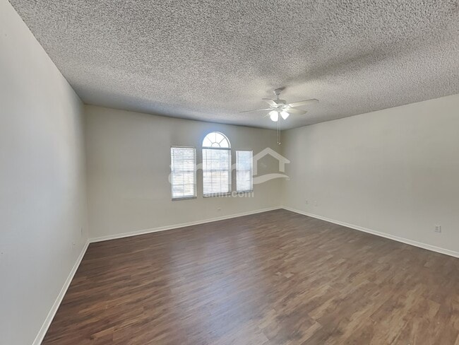 Building Photo - 716 Grand Canyon Dr