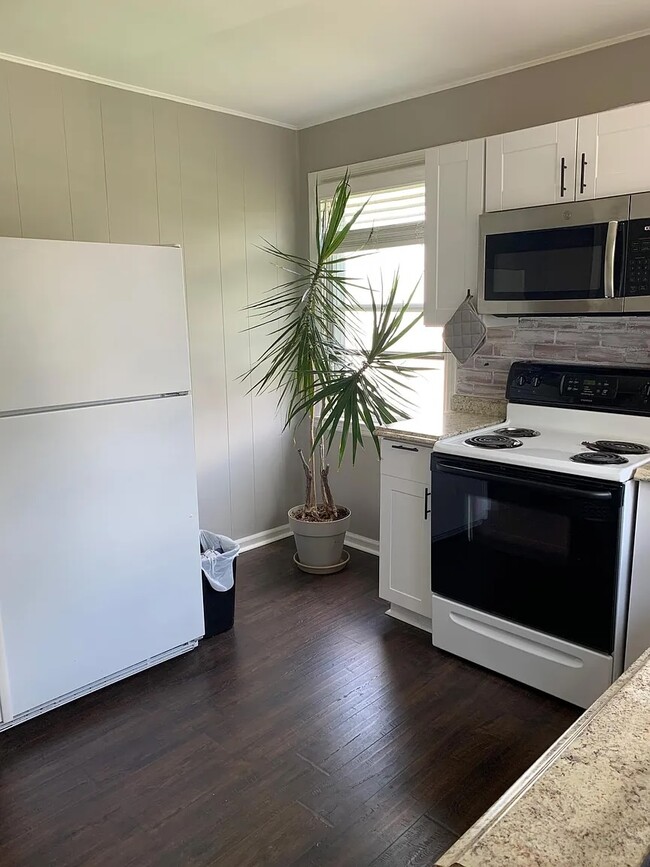 Building Photo - 1524 Juniper St